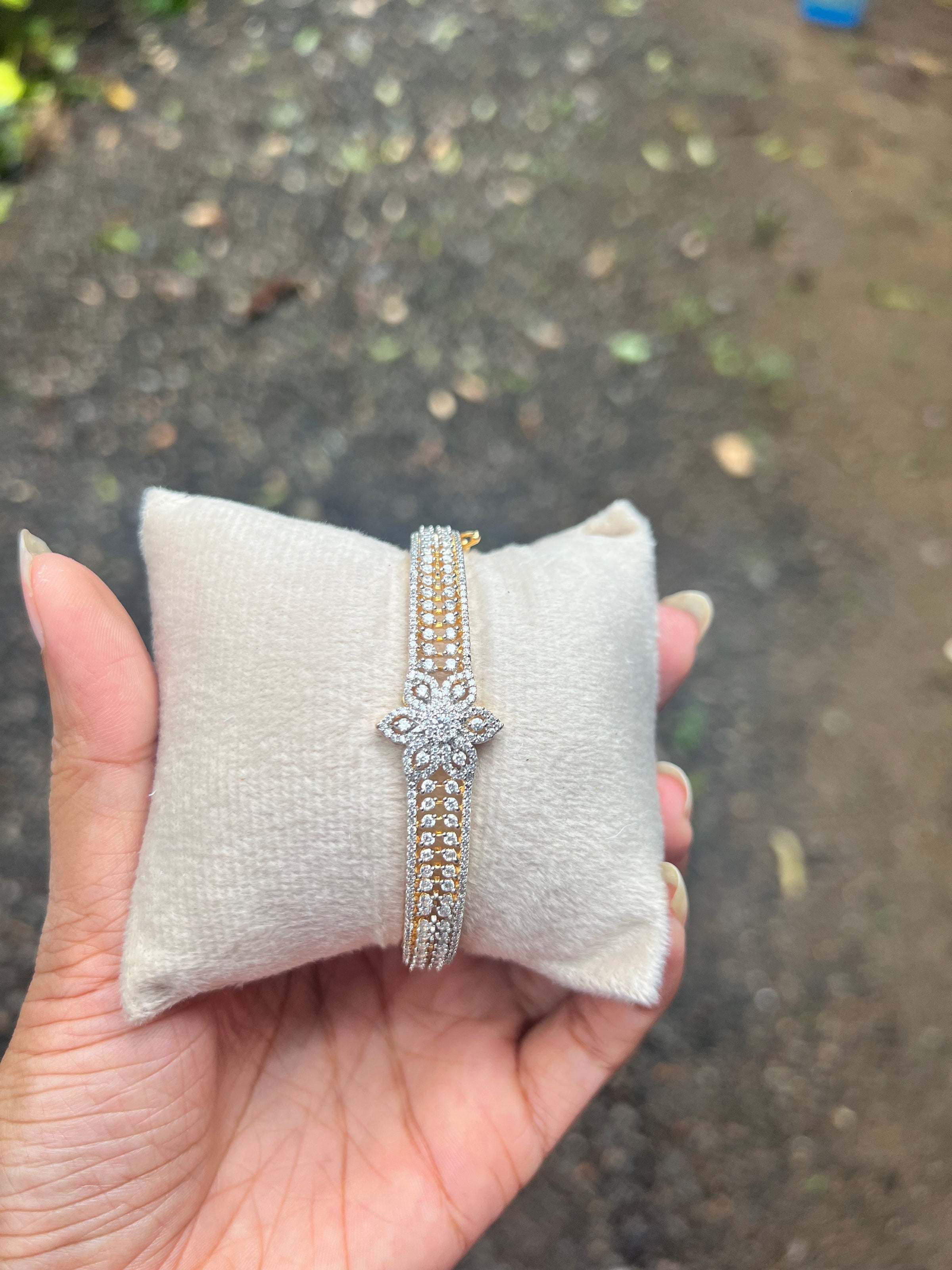 Openable Bracelets