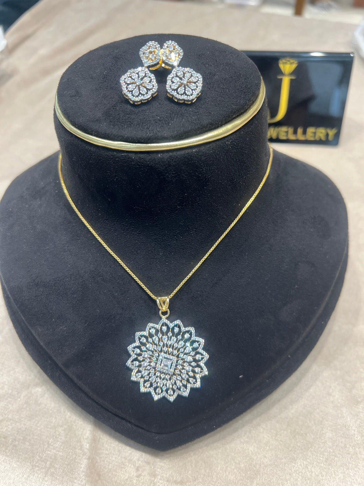 Premium diamond finish pendant set with 8pidi chain product code D347