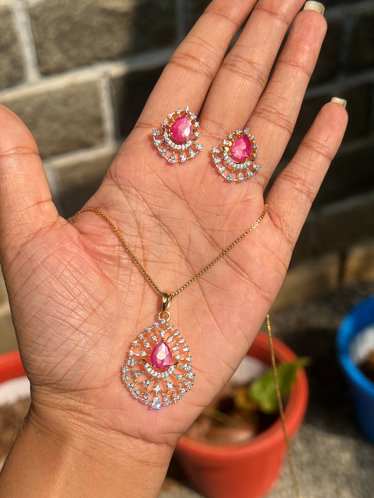 Premium occasion wear diamond finish pendant chain set product code D136