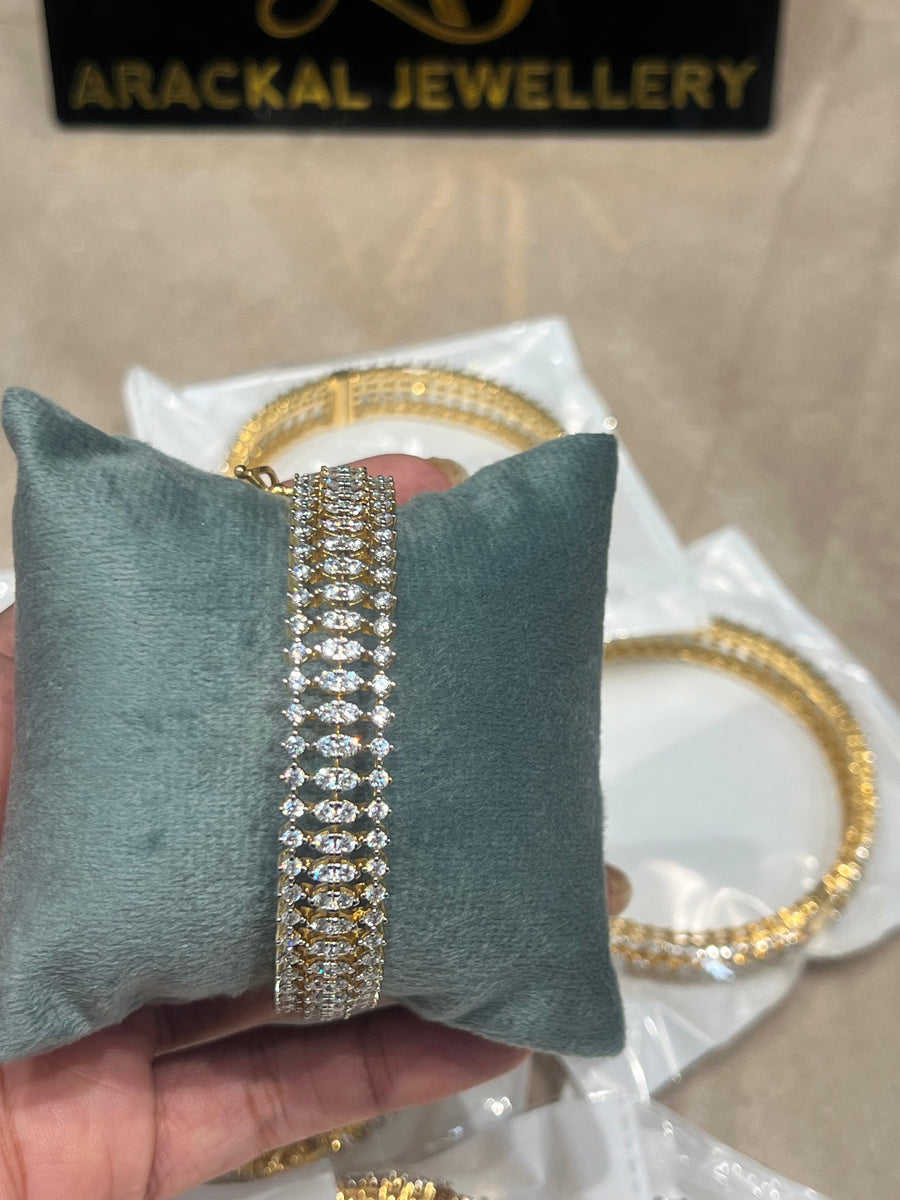 Premium party wear repolishable diamond finish openable bangle product code B8