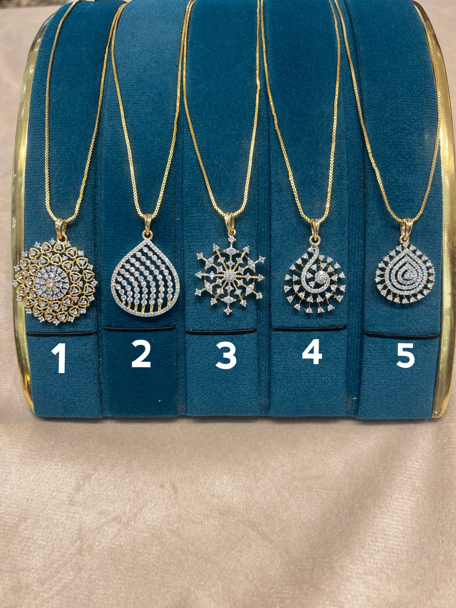 Premium diamond finish pendant with chain product code D305