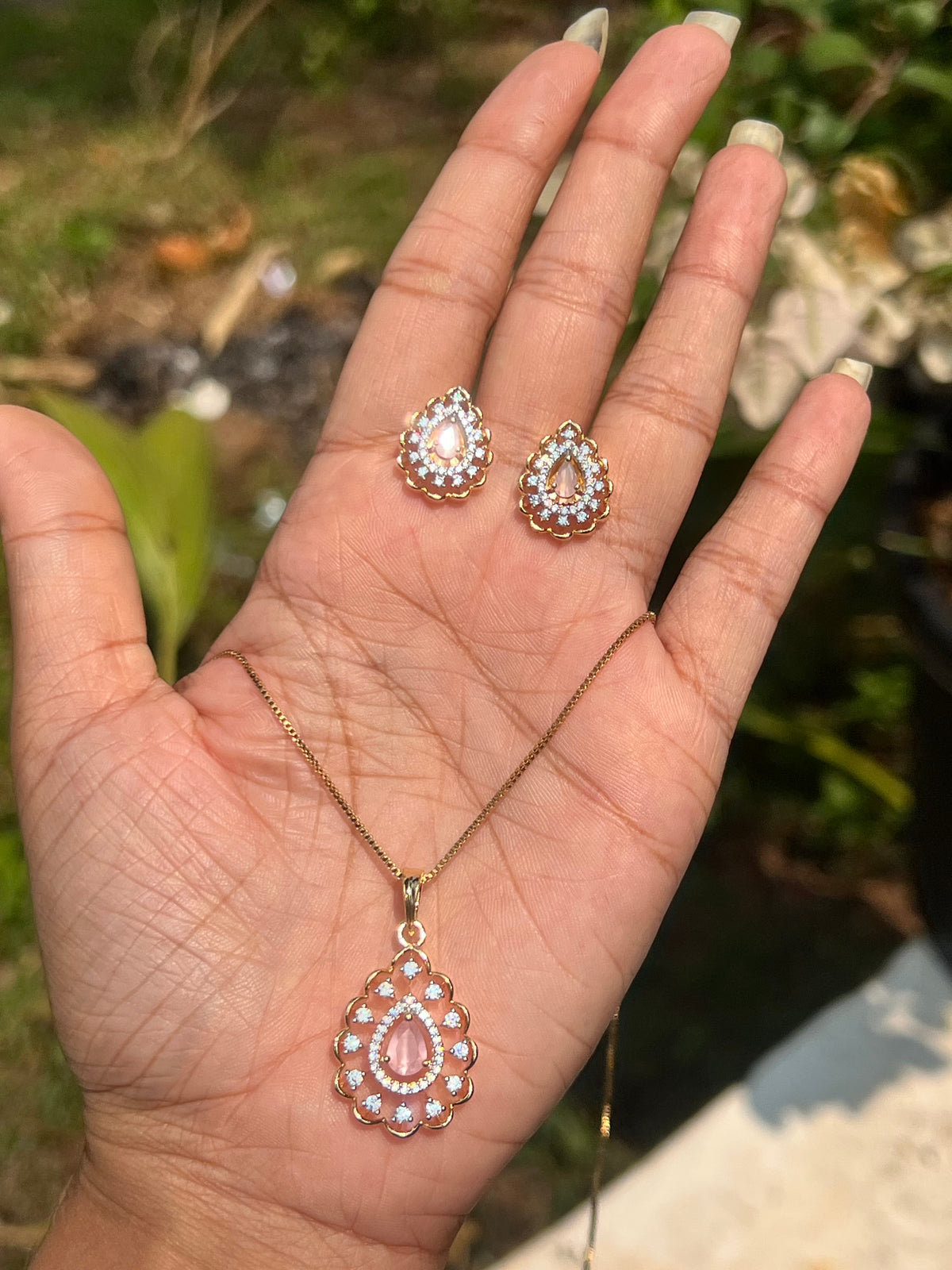 Premium party wear diamond replica repolishable pendant set with 18 inch chain product code D145
