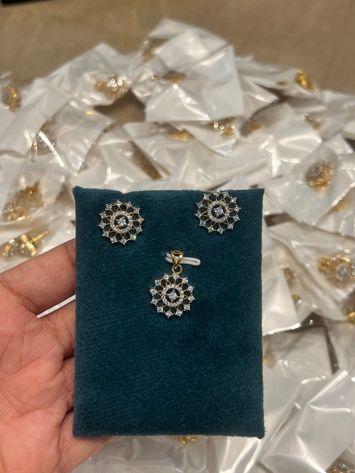 Premium diamond finish pendant with stud product code D338