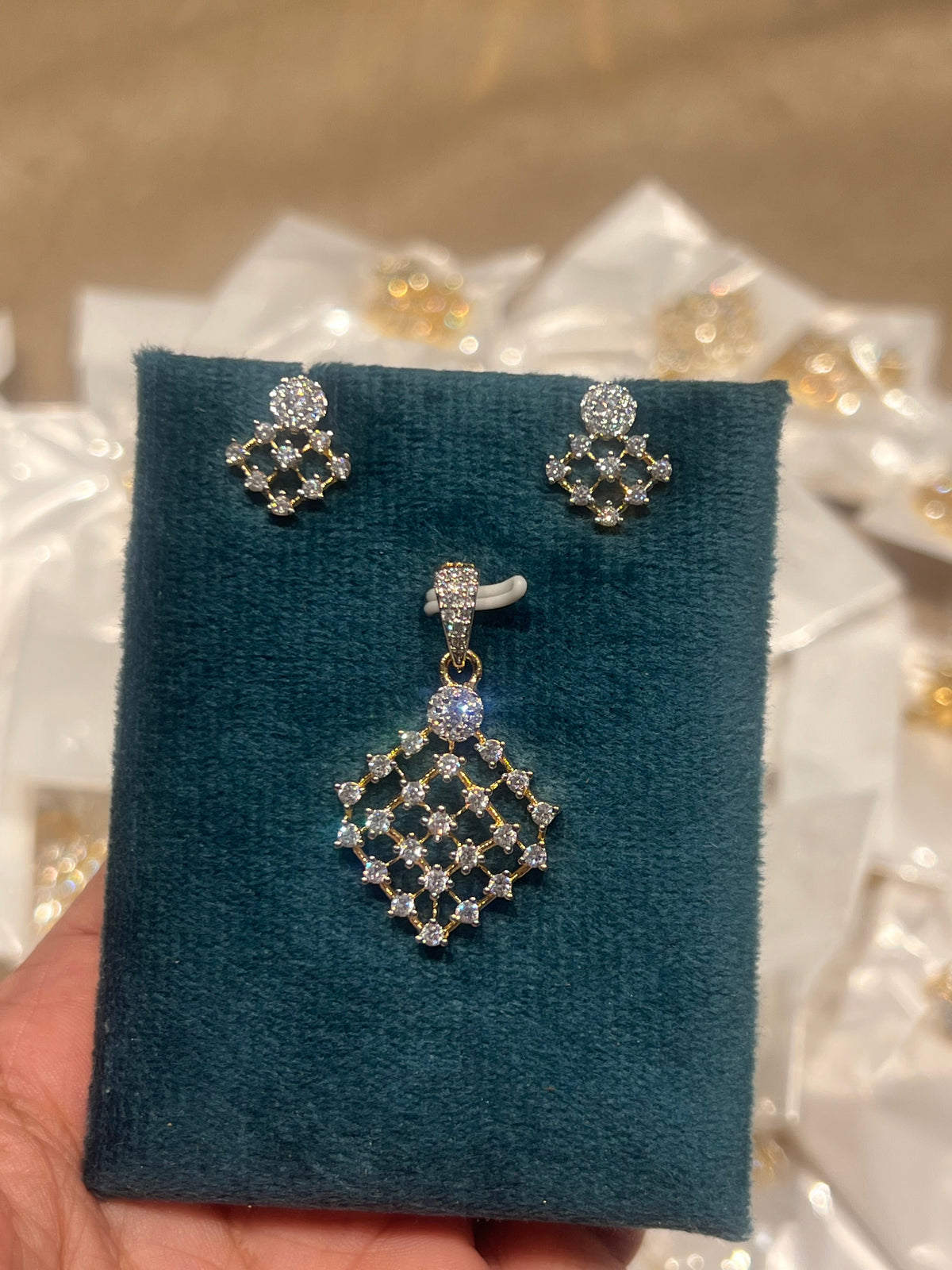 Premium diamond finish pendant set product code D357