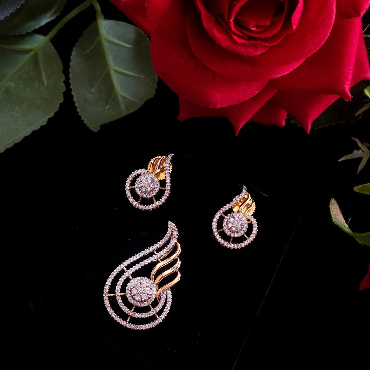 Premium diamond finish pendant set product code D81