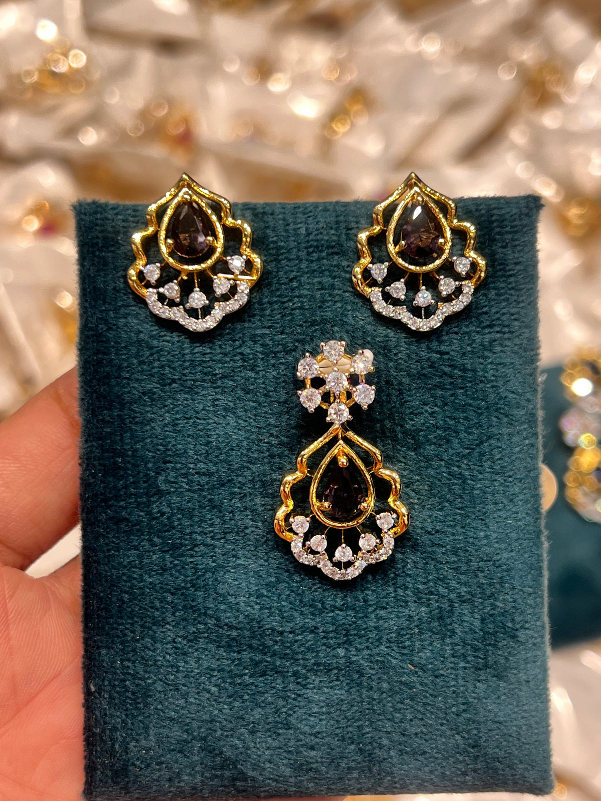 Premium diamond finish pendant with stud product code D355