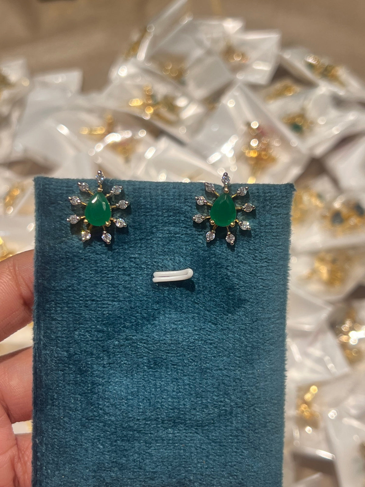 Premium diamond finish stud product code E195