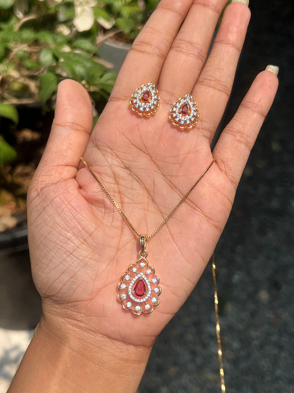 Premium party wear diamond replica repolishable pendant set with 18 inch chain product code D145