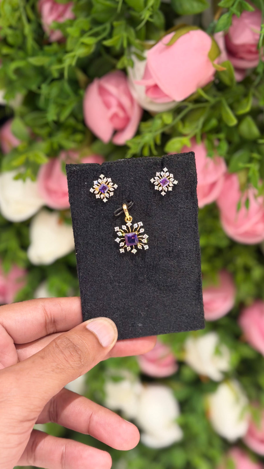 Premium diamond finish party wear pendant set product code
