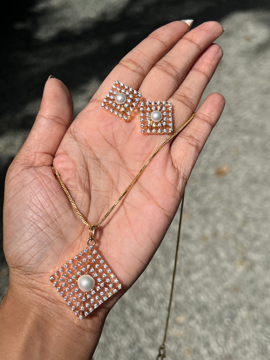 Premium diamond replica pendant chain set (24inch length) product code D13