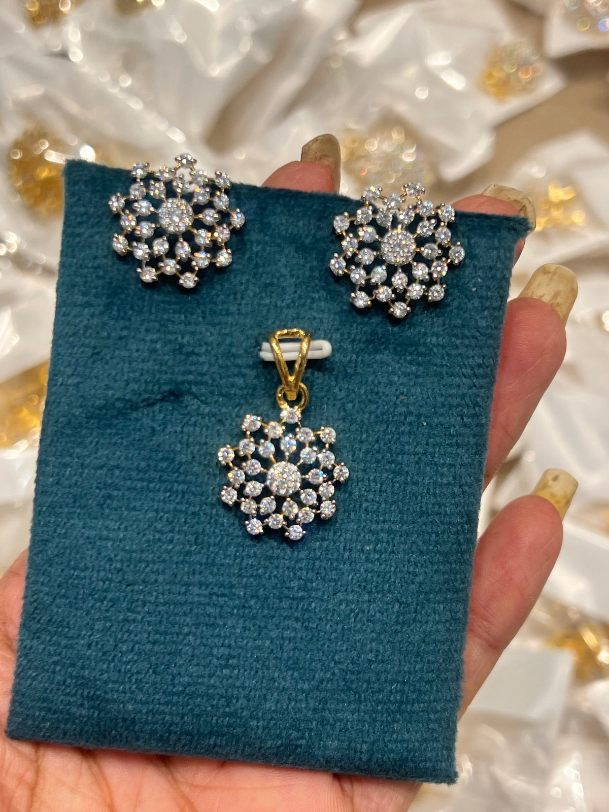 Premium diamond finish pendant set product code d292