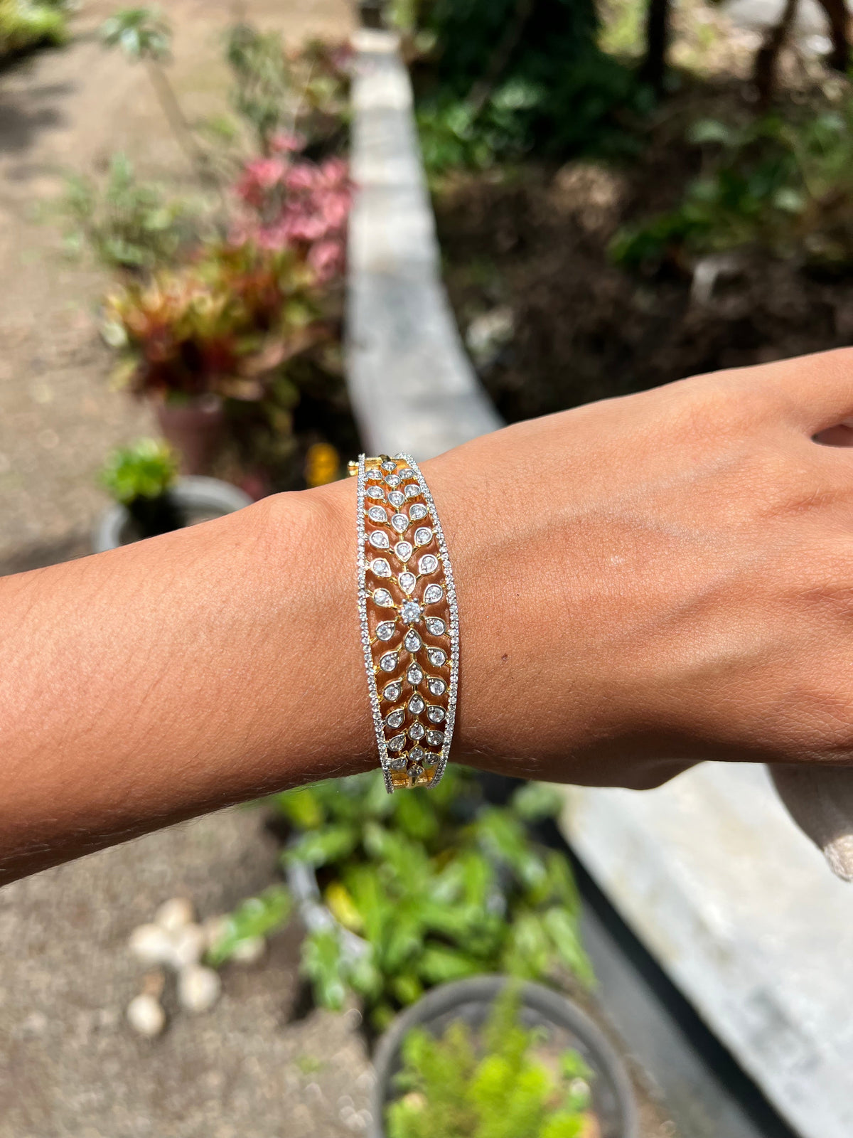 Premium daimond replica ad openable  bracelet (suitable  for 2,2.2 or 2.4)product code B63