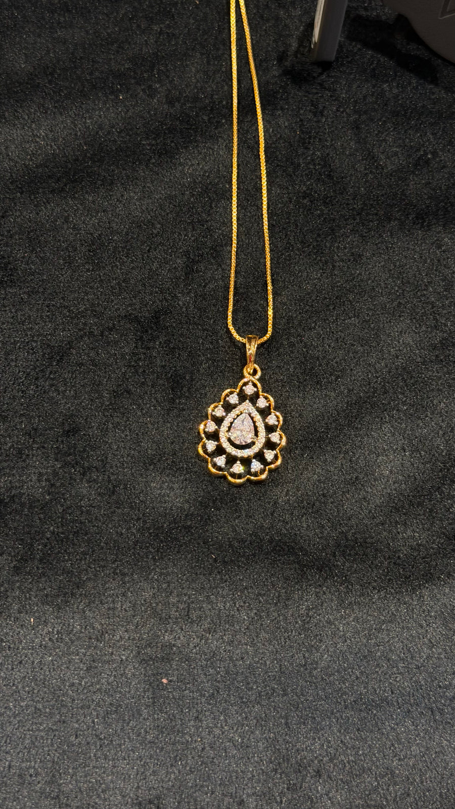 Premium party wear diamond replica repolishable pendant set with 18 inch chain product code D145