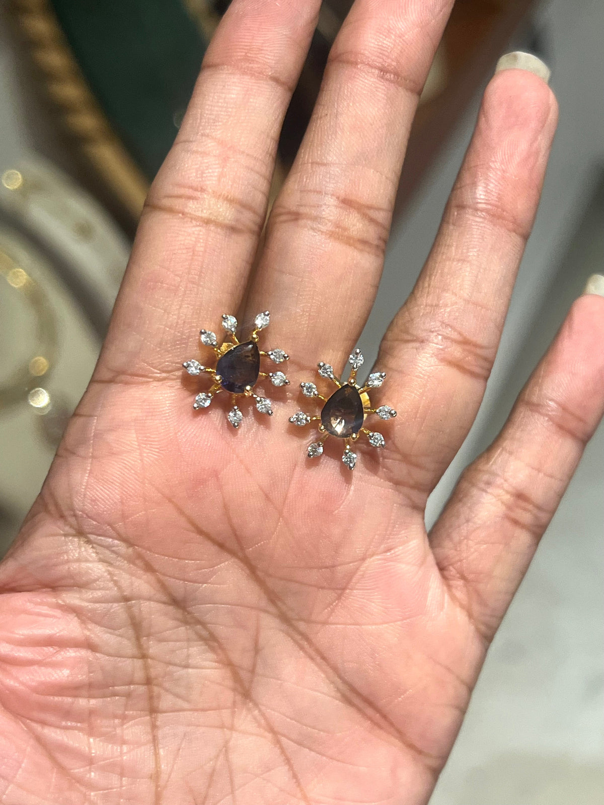 Premium diamond finish stud product code E195