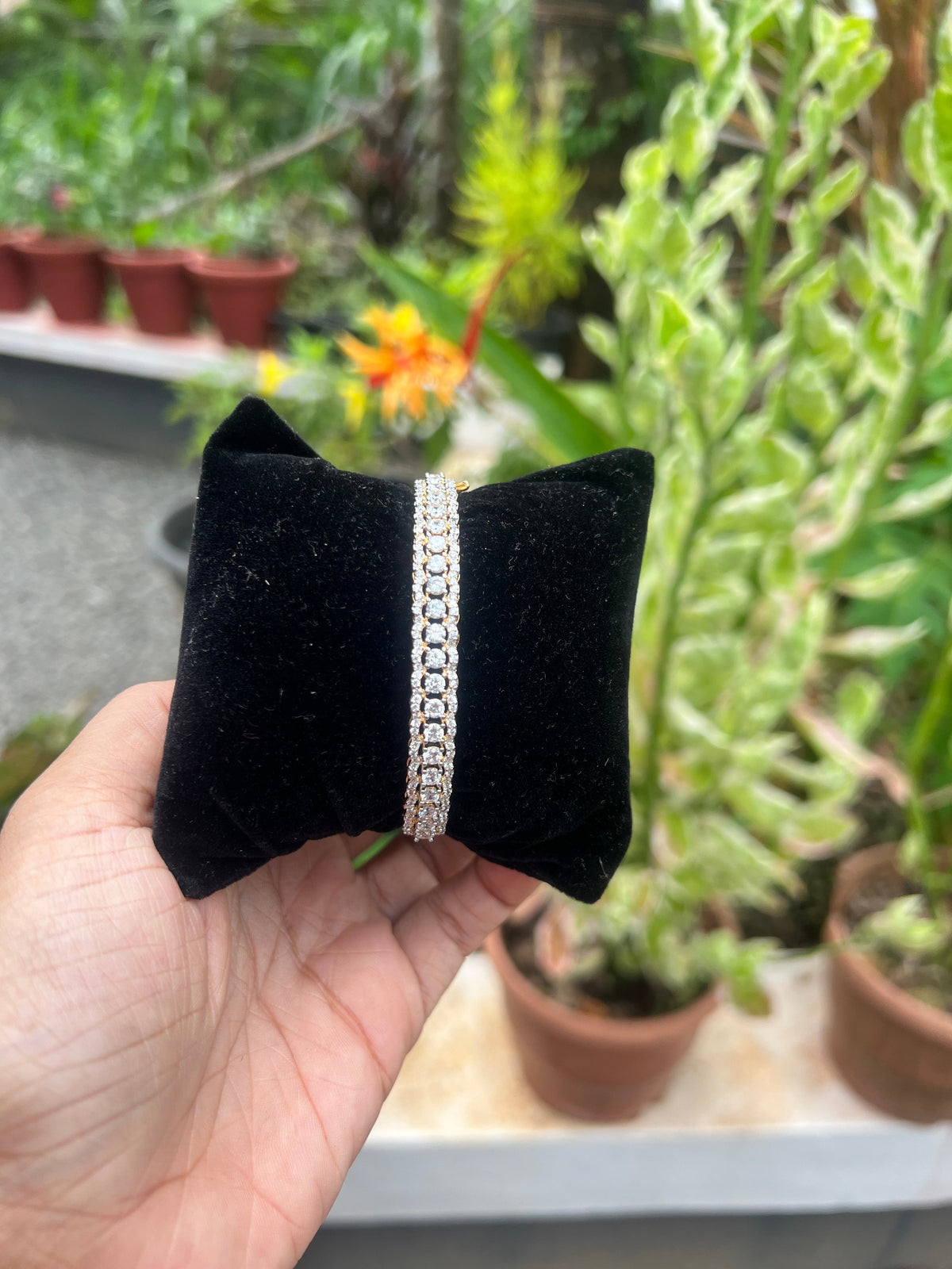 Premium diamond finish party wear not sweat proof repolishable openable bracelet product code B143
