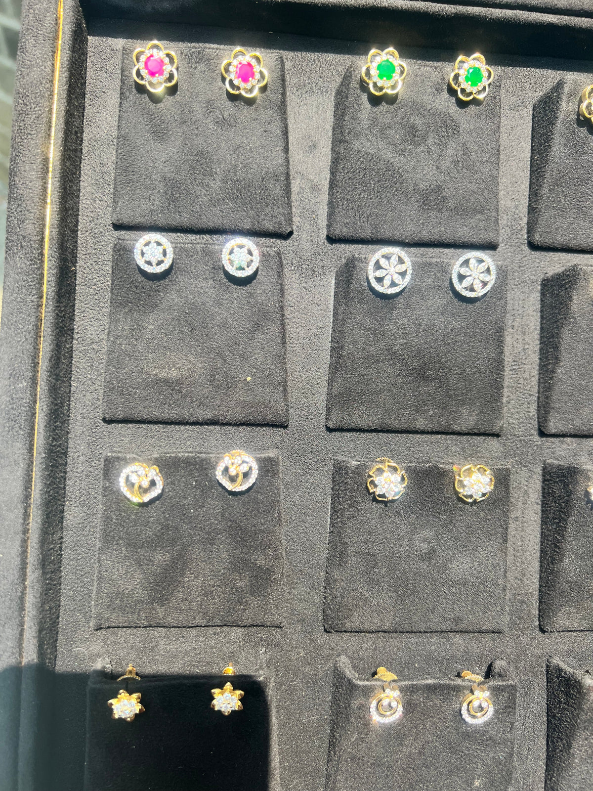 Premium diamond finish studs product code E110