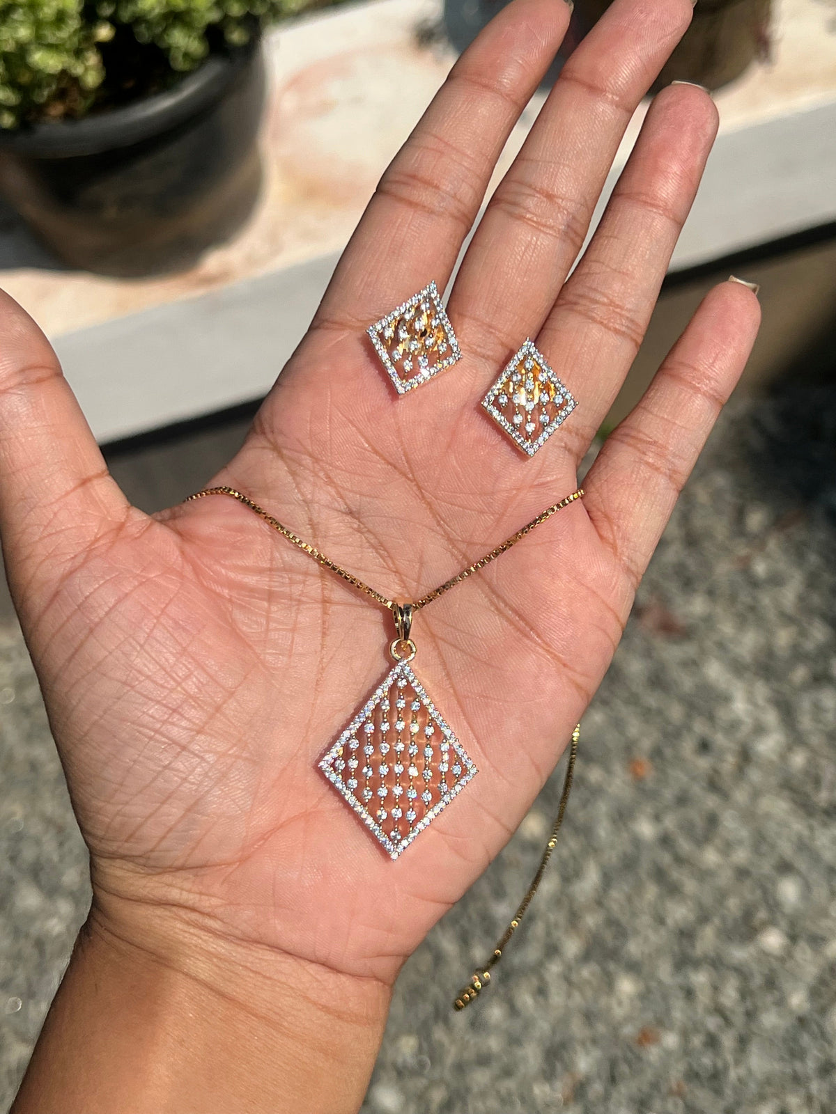 Daimond replica pendant set with box chain product code D65