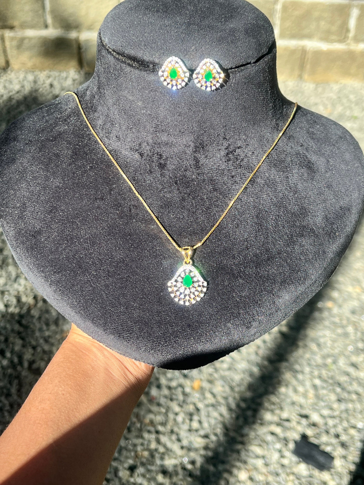 Premium party wear pendant set with chain product code D323