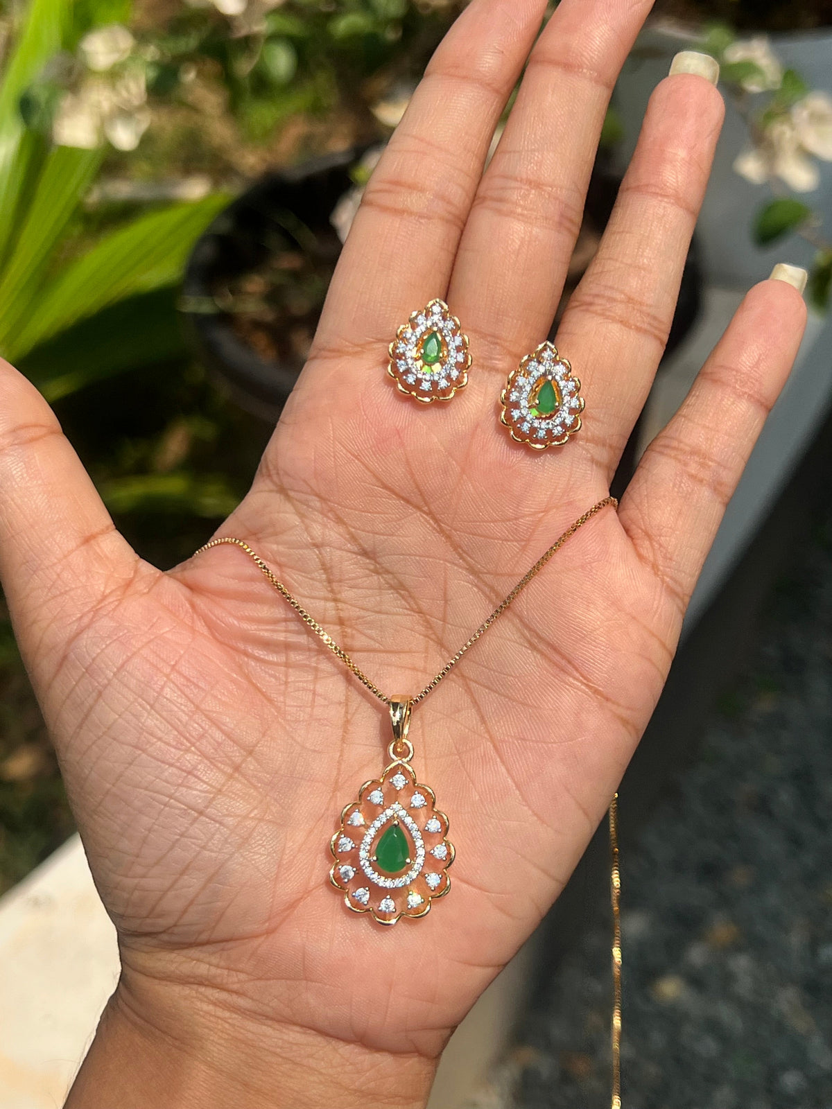 Premium party wear diamond replica repolishable pendant set with 18 inch chain product code D145