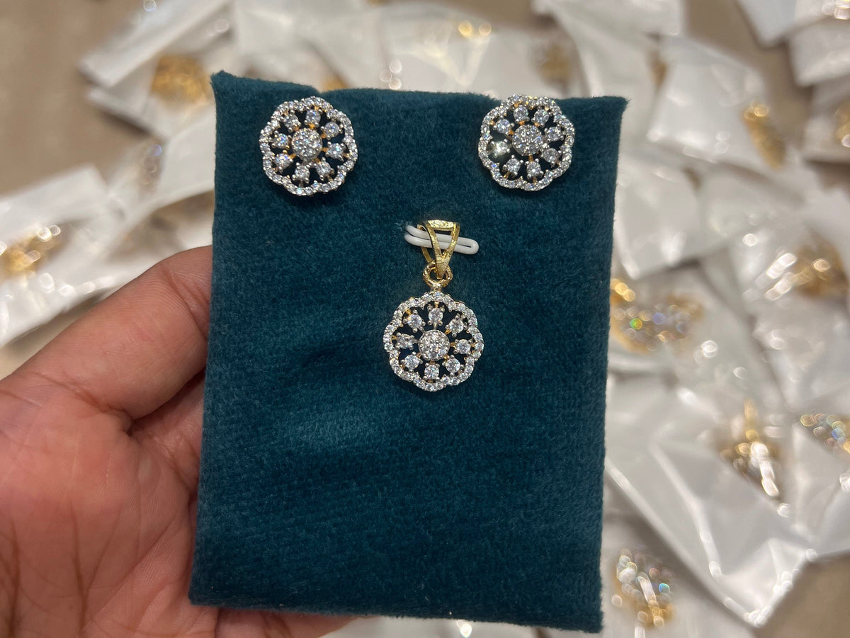 Premium diamond finish pendant with stud product code D333