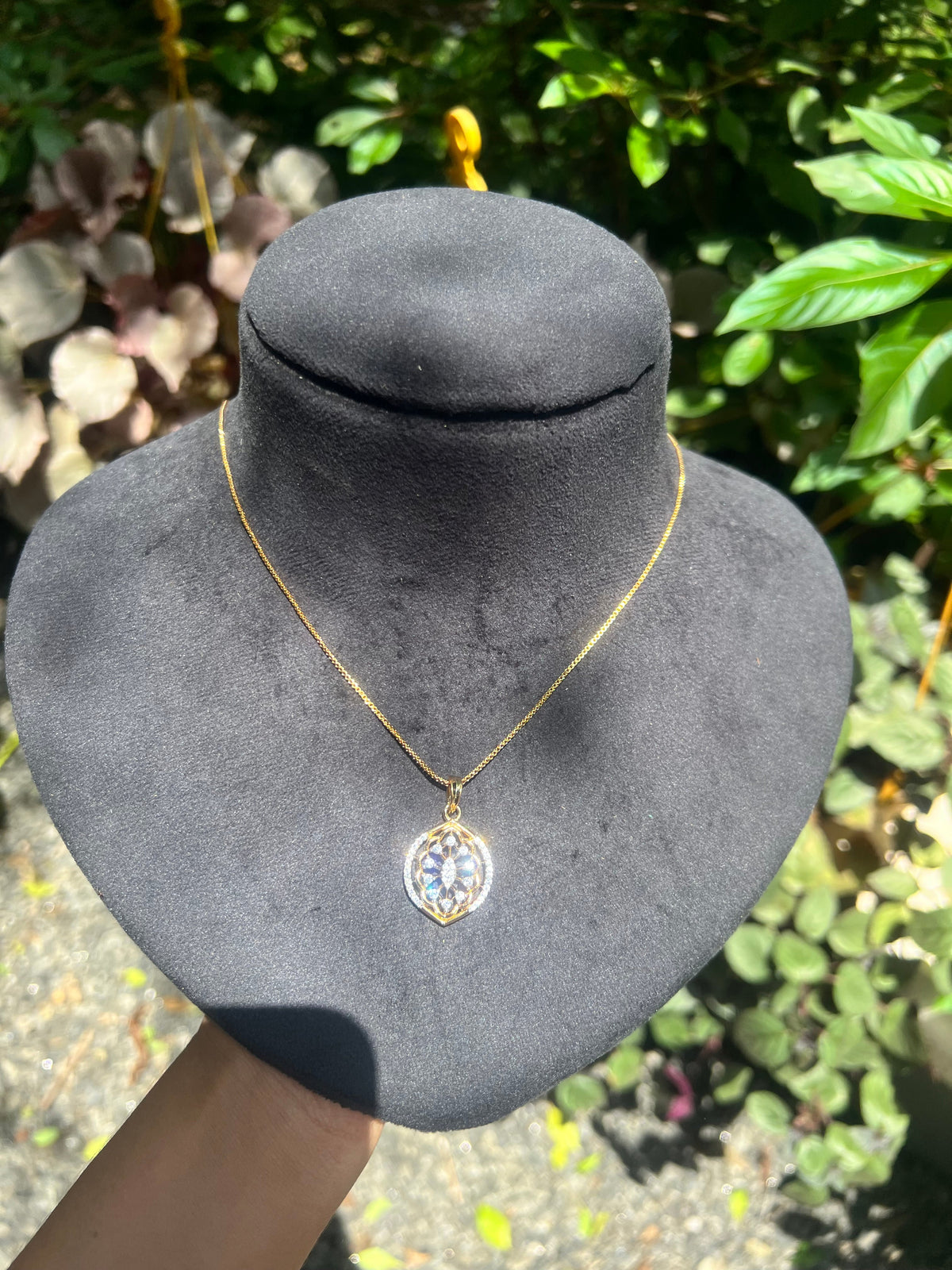 Premium diamond finish pendant with chain product code D310