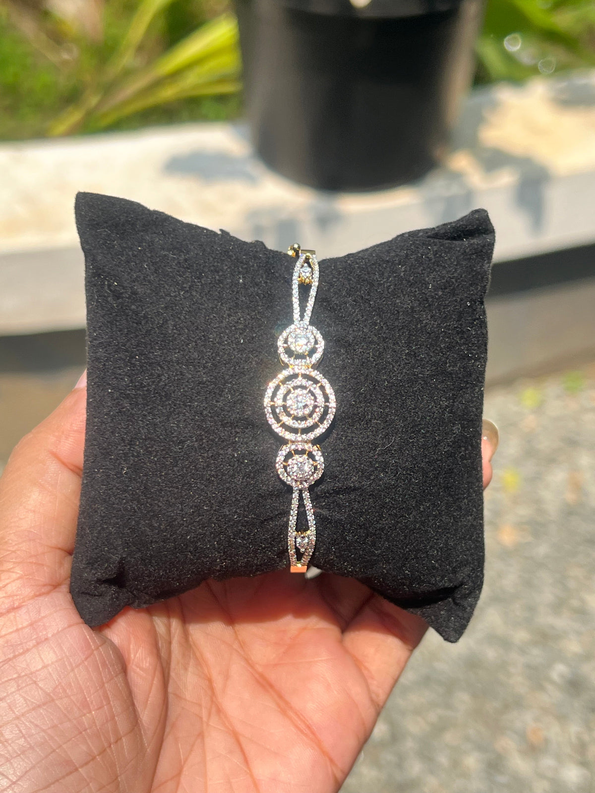 Premium diamond finish openable bracelet product code B119