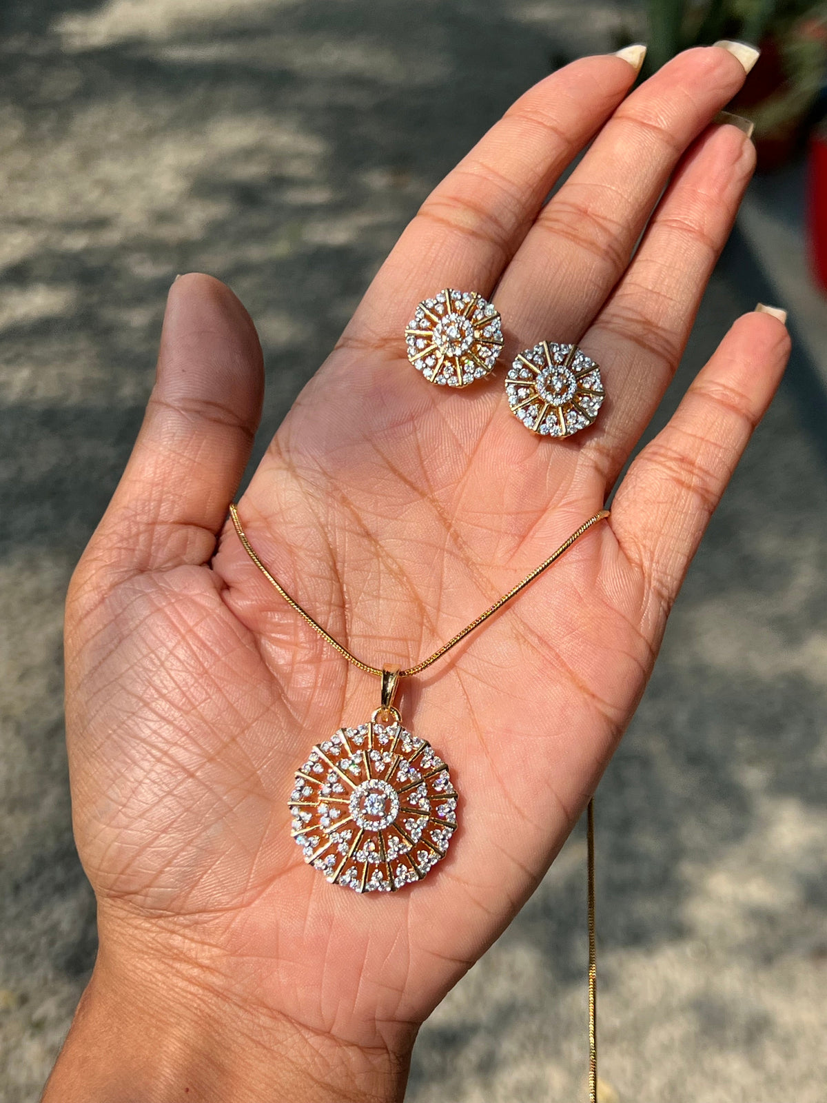 Premium occasion wear daimond finish pendant set with chain product code 64