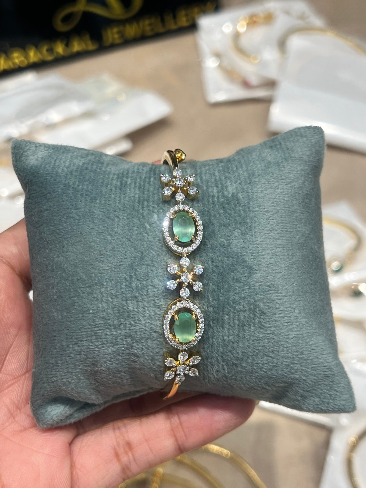 Premium diamond finish openable bracelet product code B40