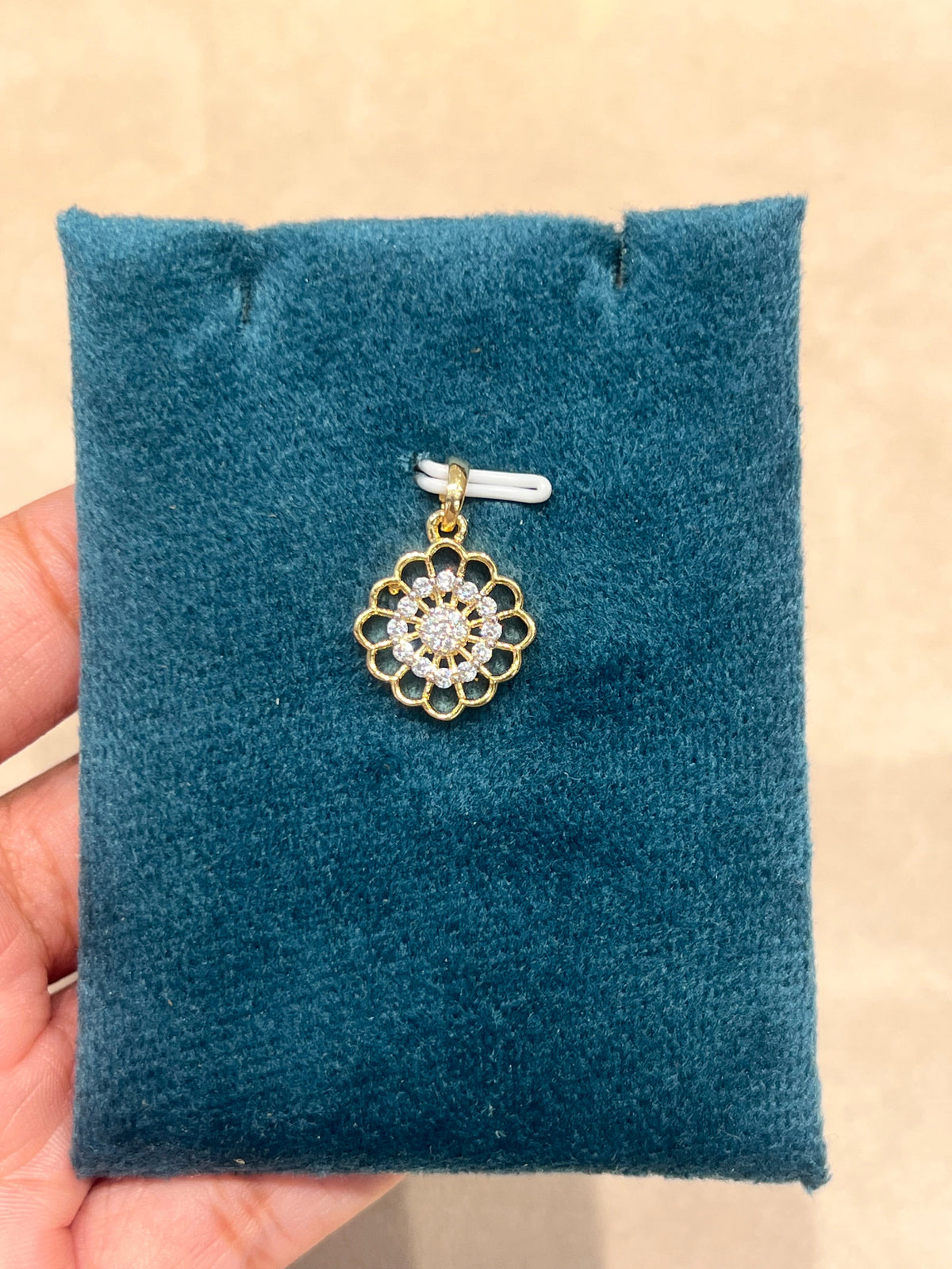 Premium diamond finish pendant set product code D344