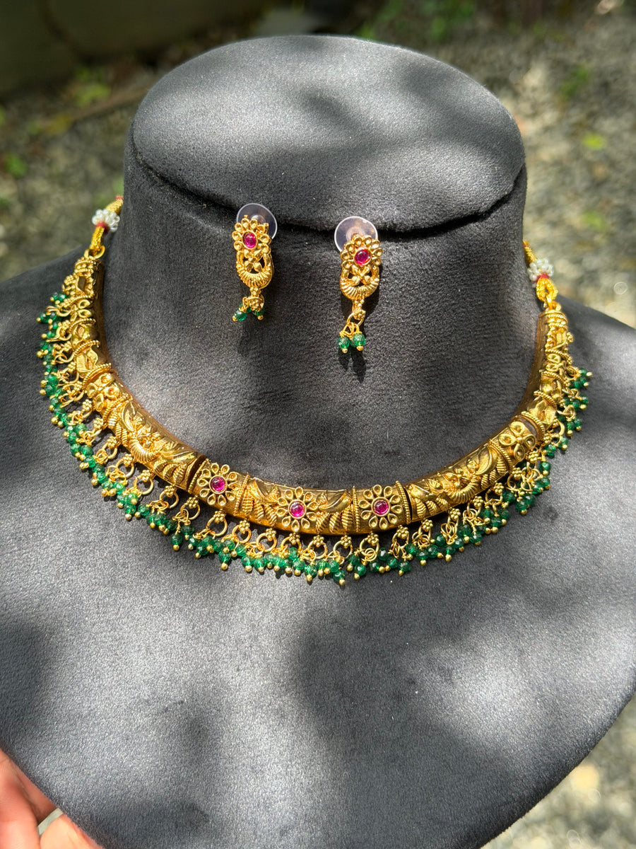 New arrival 
Premium quality Royal & Heritage inspired choker necklace 
Product code N01