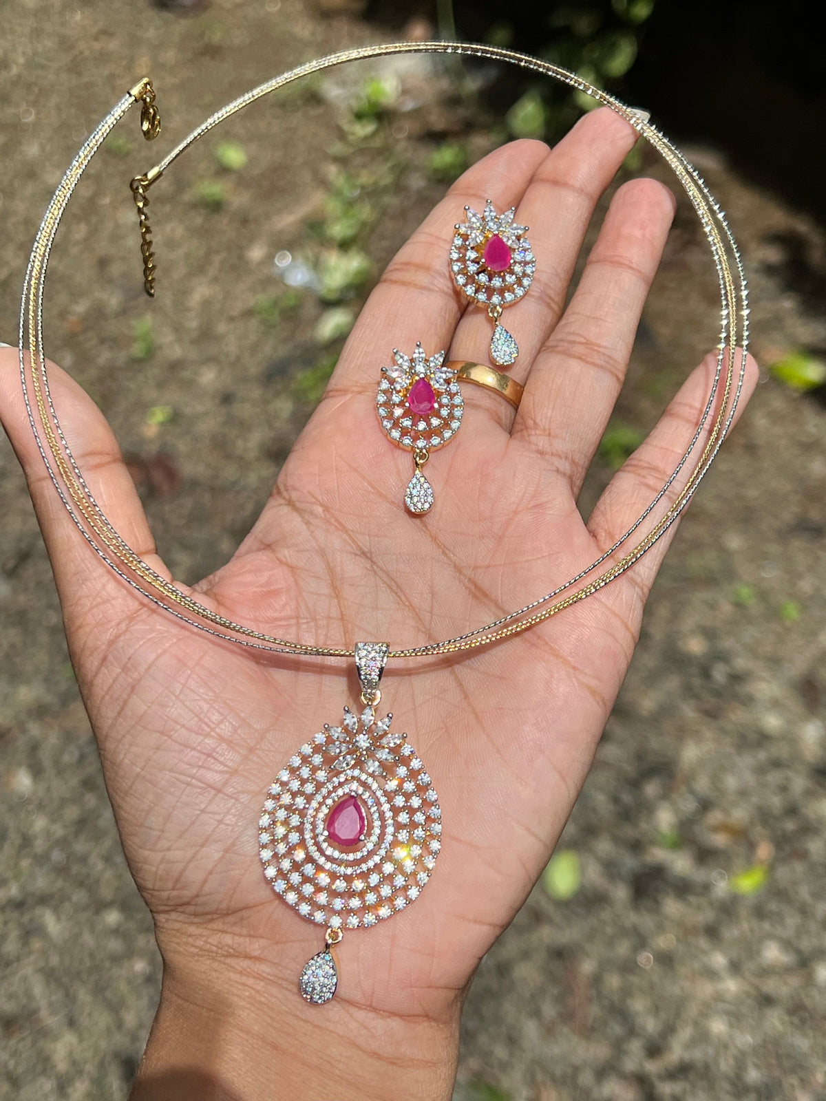 Premium daimond finish pendant earings set with Multi layer imported hasli  chain product code N60