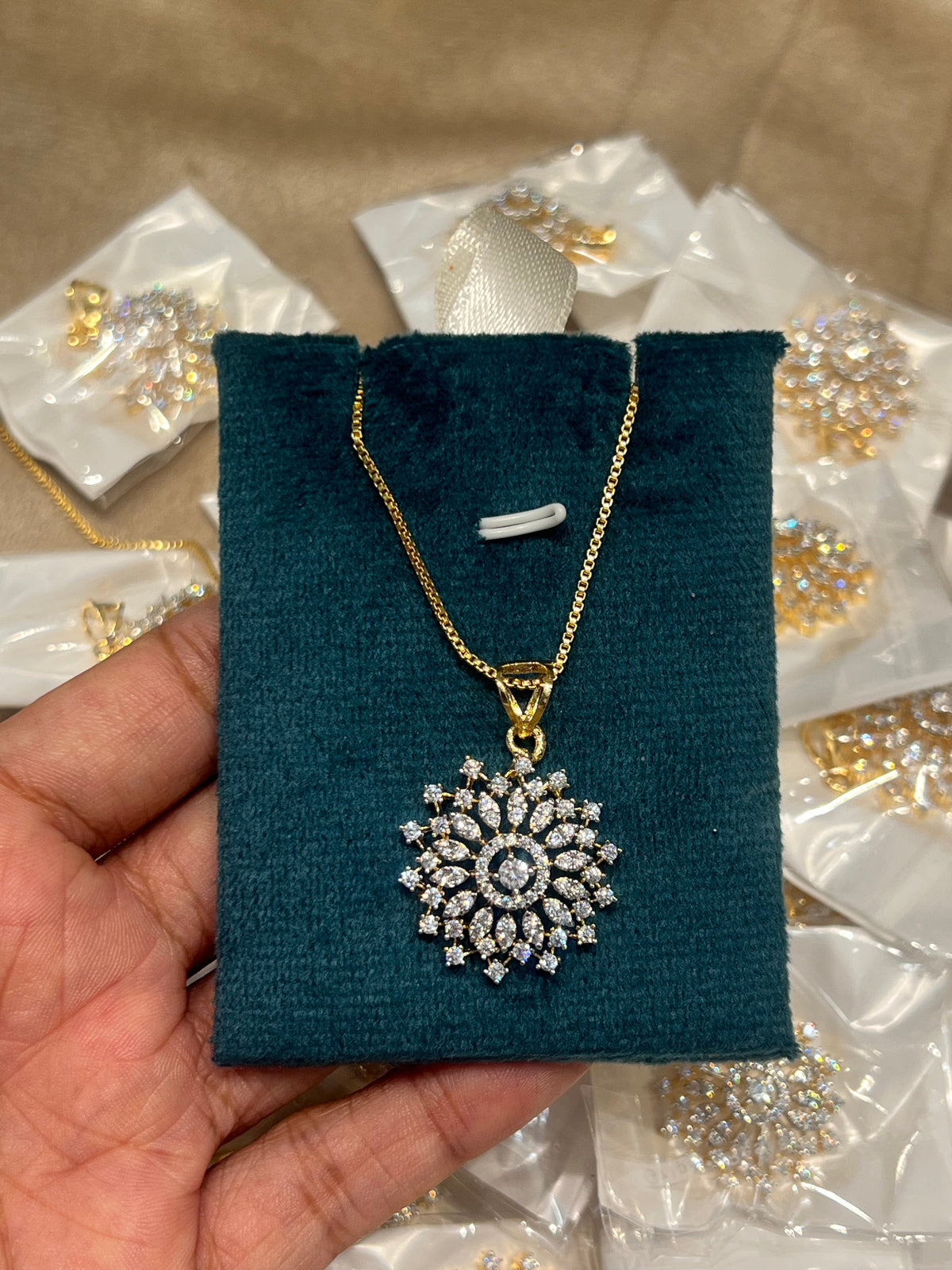 Premium diamond finish pendant with chain product code D321