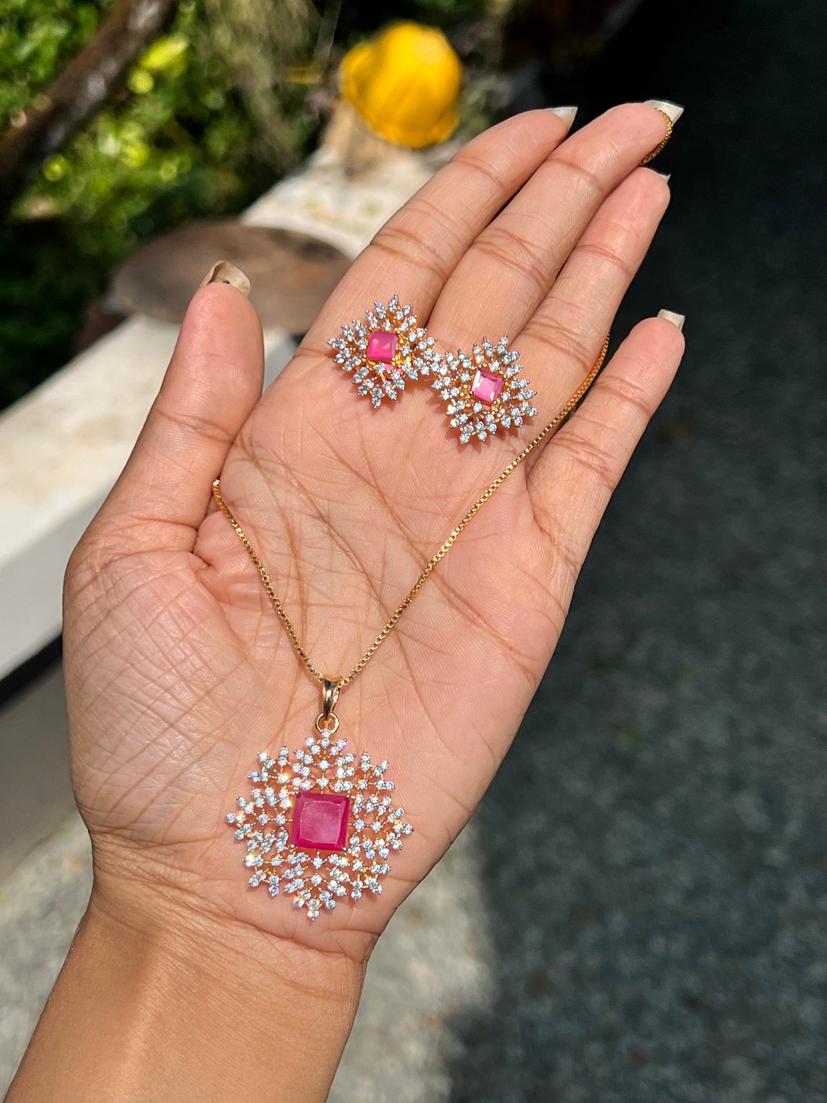 Premium daimond finish pendant set with chain product code 20