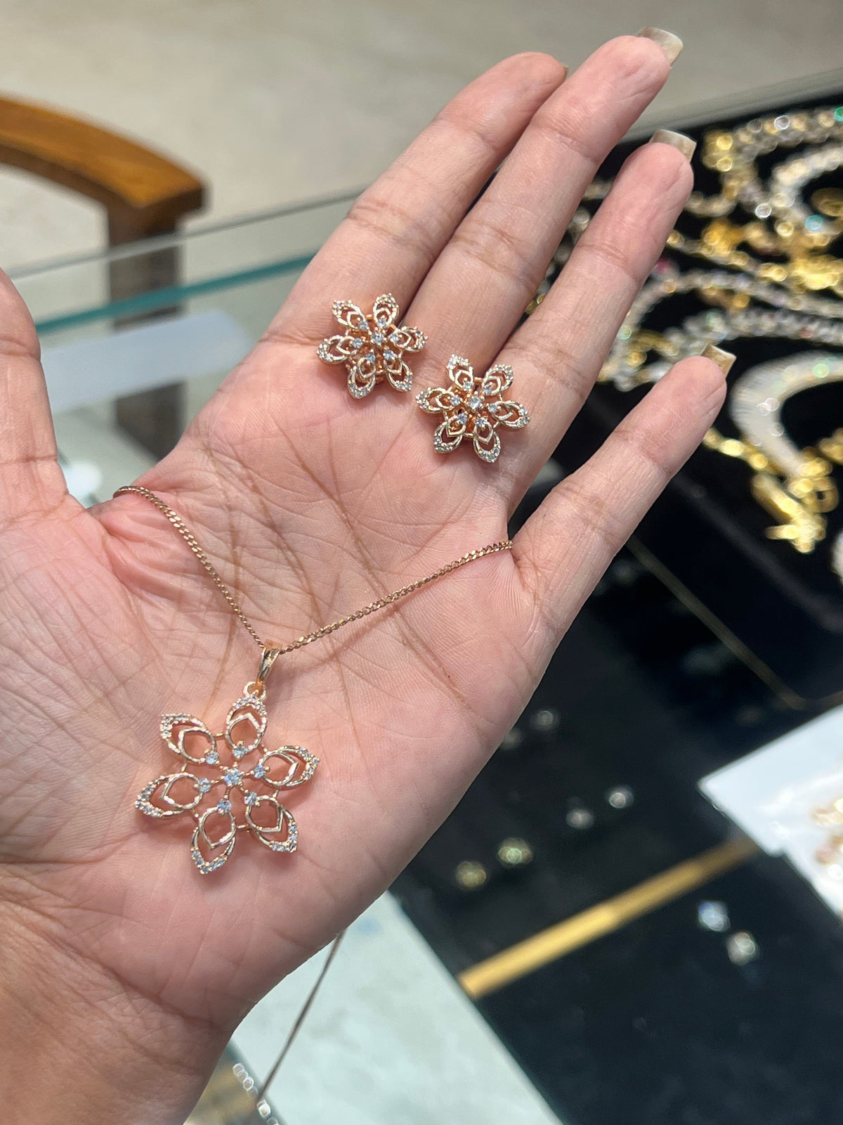 Premium Rosegold polish in diamond finish star pendant set with chain product code D207