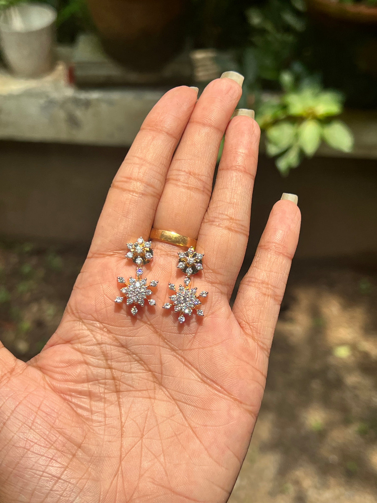 Premium daimond finish star hanging earrings product code  E177