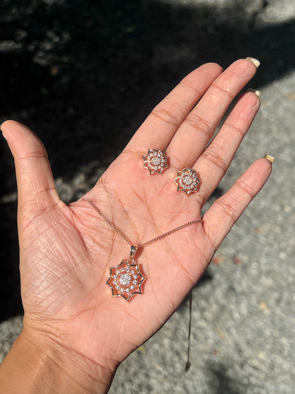 Premium trending small real diamond lookalike pendant set with chain product code D199