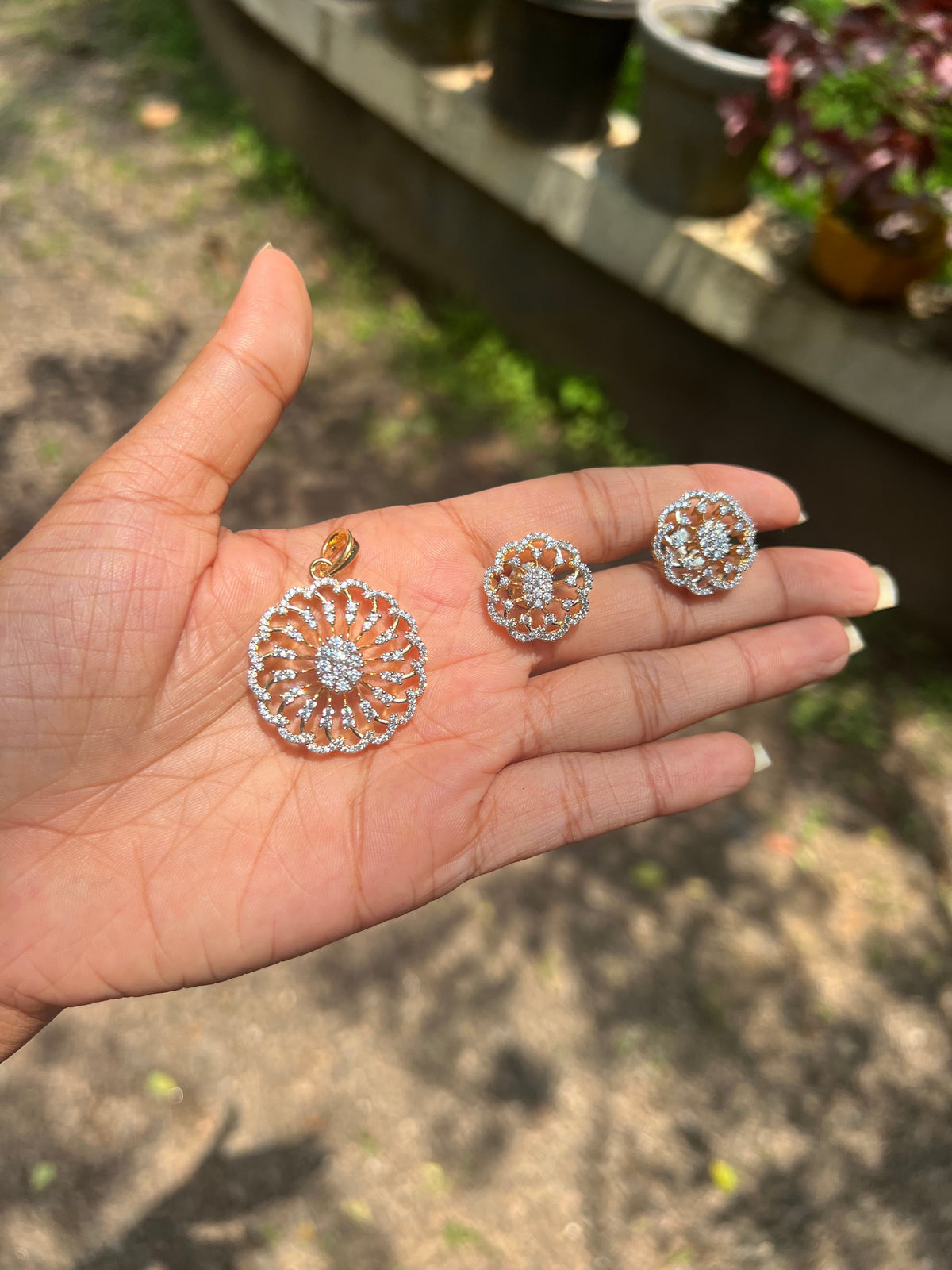 Premium daimond finish zircon pendant Earing set product code D75
