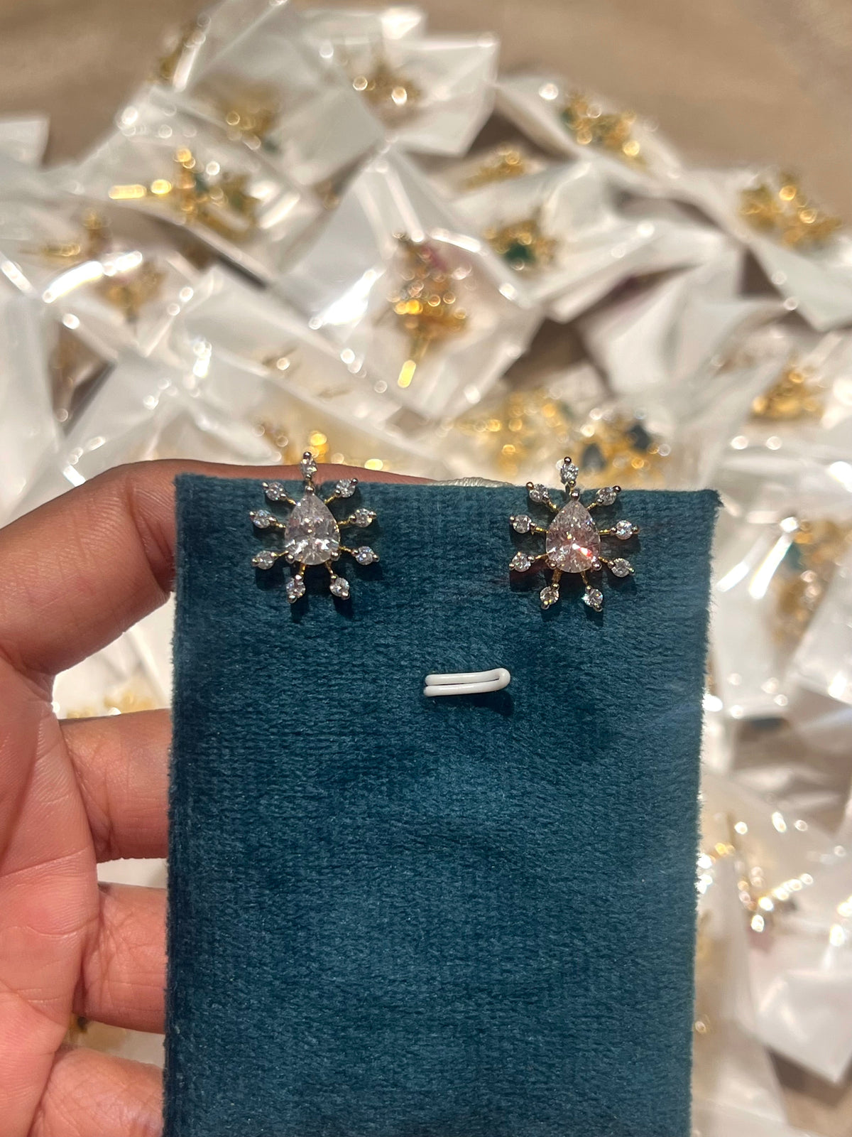 Premium diamond finish stud product code E195