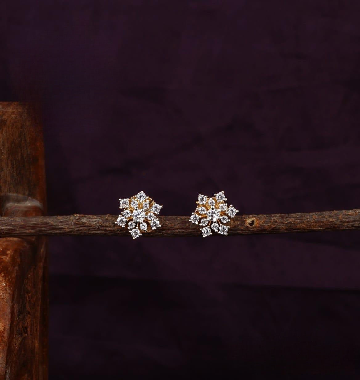 Trending Diamond finish star stud code E150
