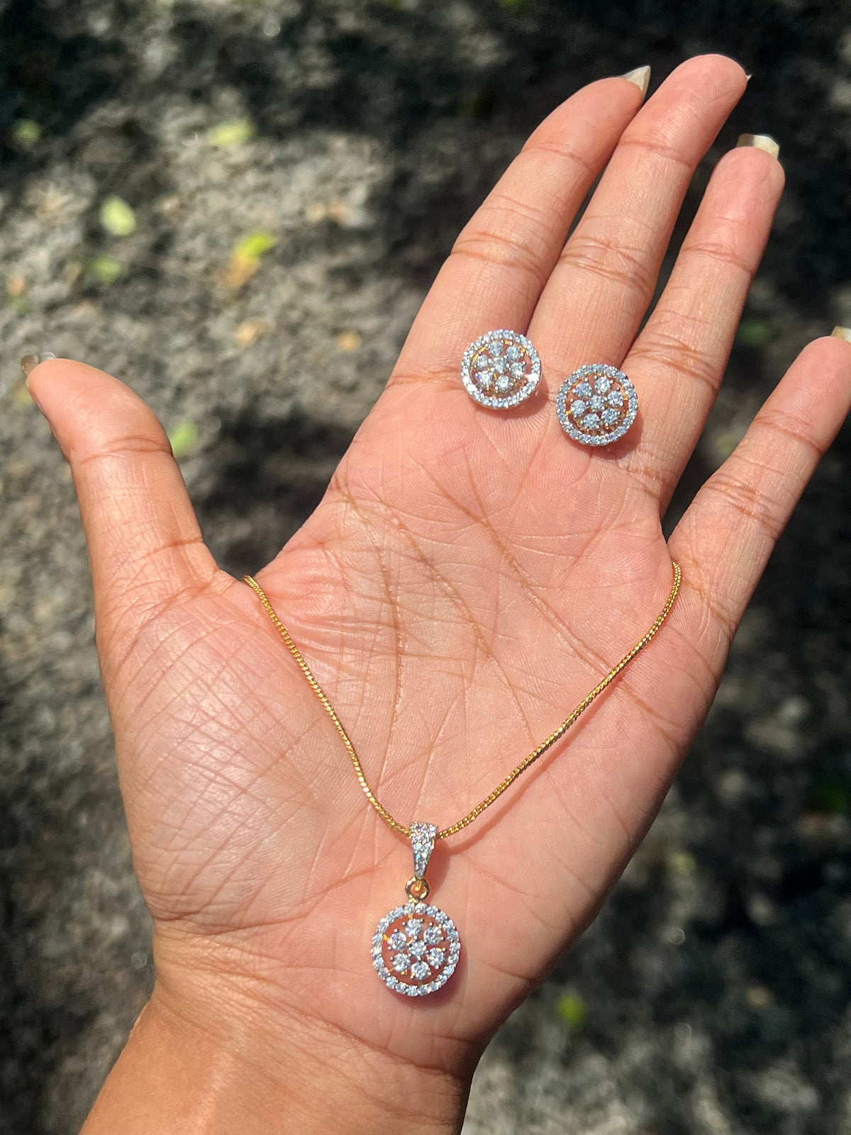 Premium party wear diamond finish pendant set with  8pidichain product Code D282