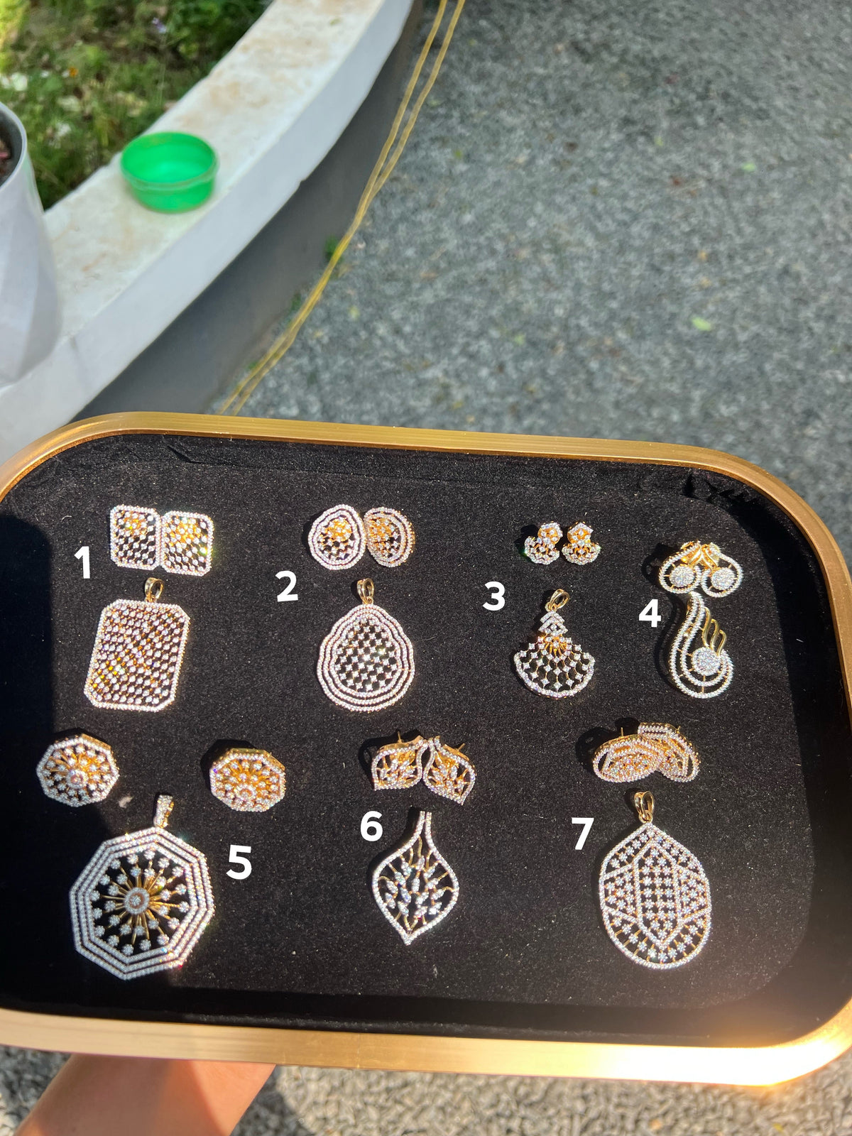 Premium diamond finish pendant set product code D83