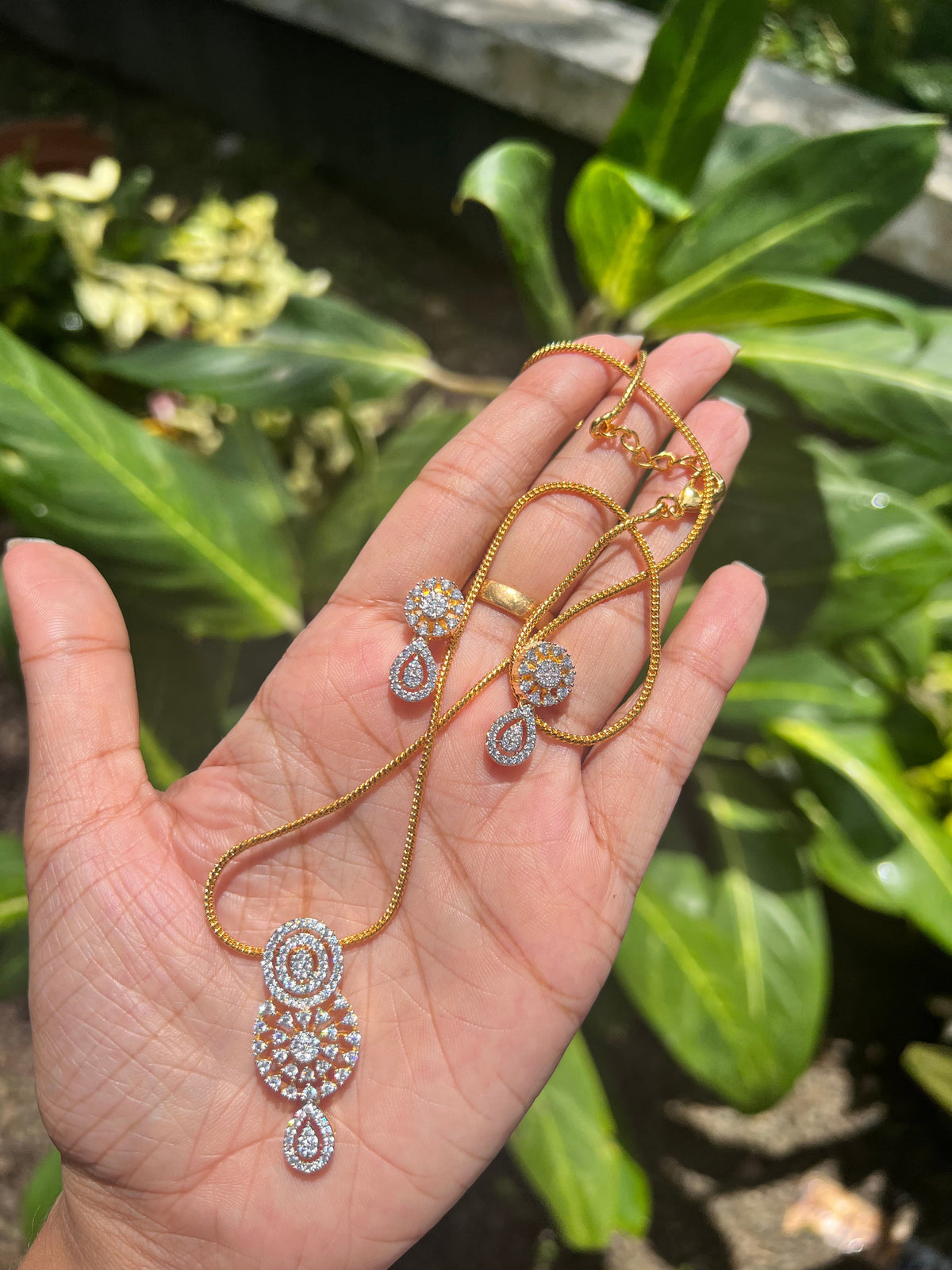 Daimond replica pendant set with 8 pidi chain product code D38