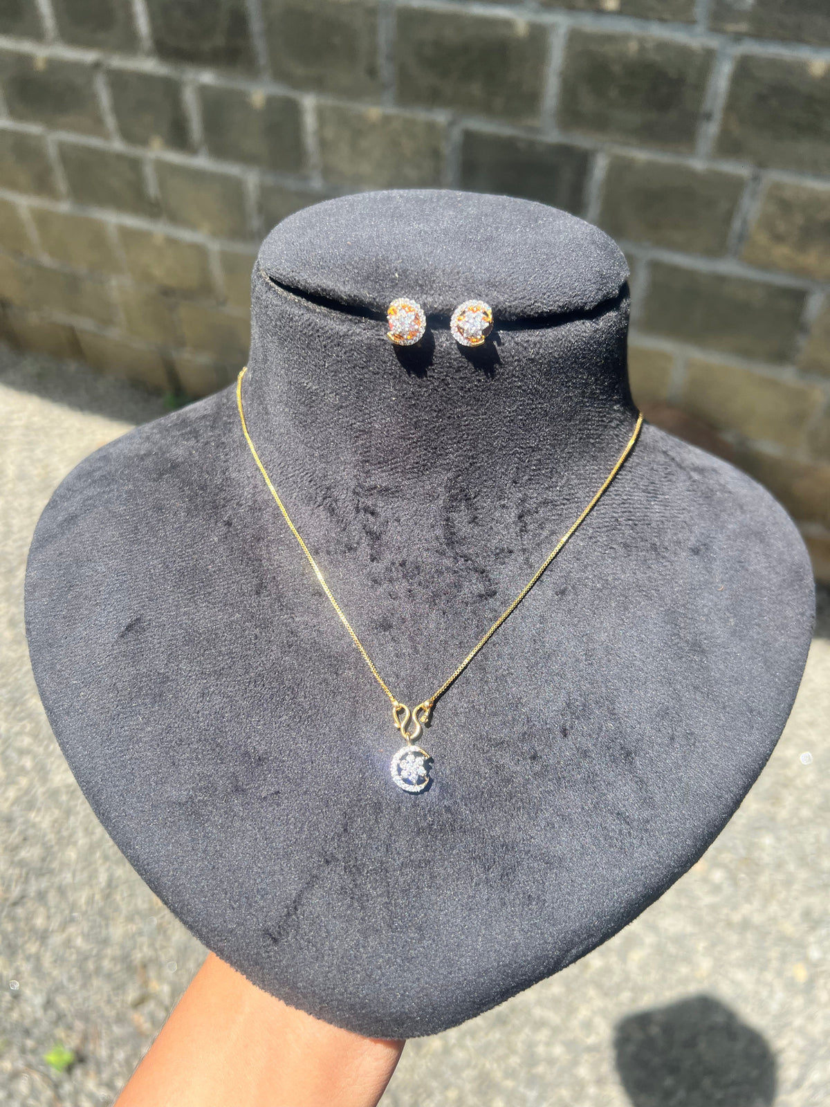 Premium party wear diamond finish repolishable pendant set with chain product code D312