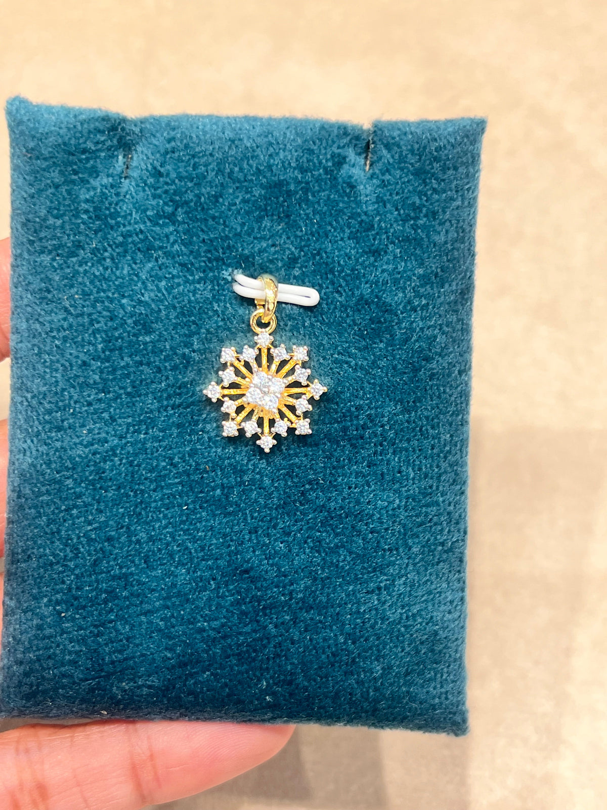 Premium diamond finish pendant set product code D346