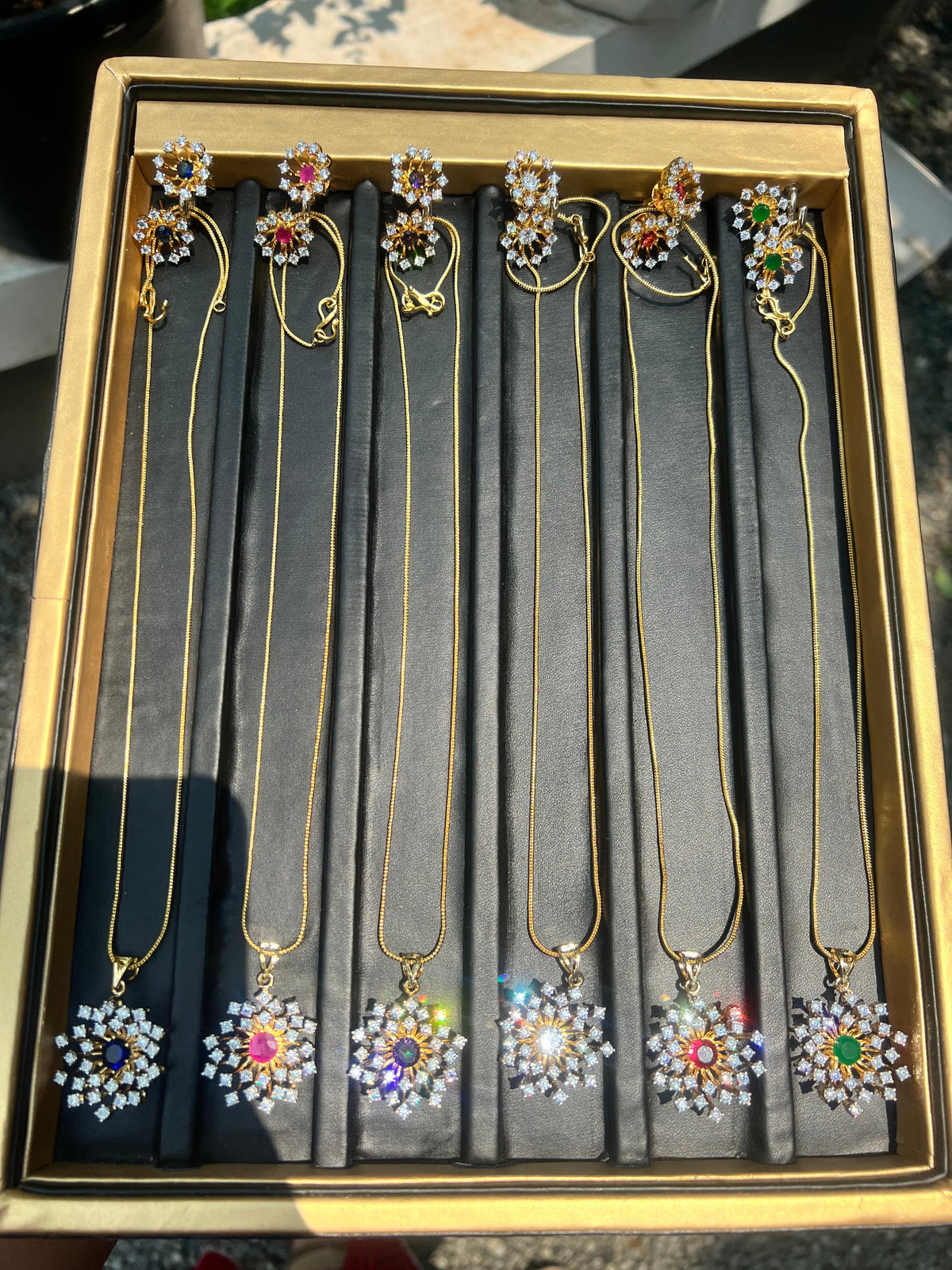 Premium diamond finish party wear pendant set with 8pidi chain product code D243