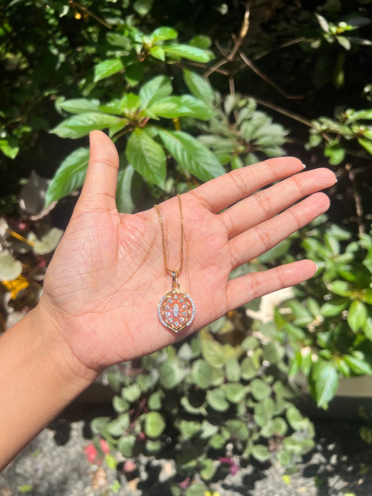 Premium diamond finish pendant with chain product code D310