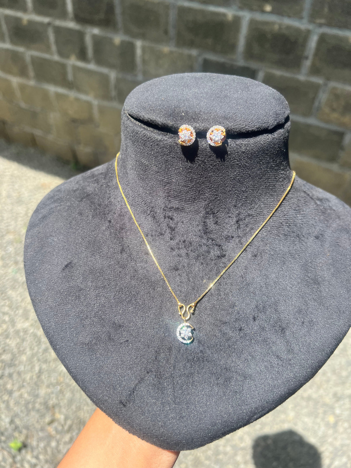 Premium party wear diamond finish repolishable pendant set with chain product code D312
