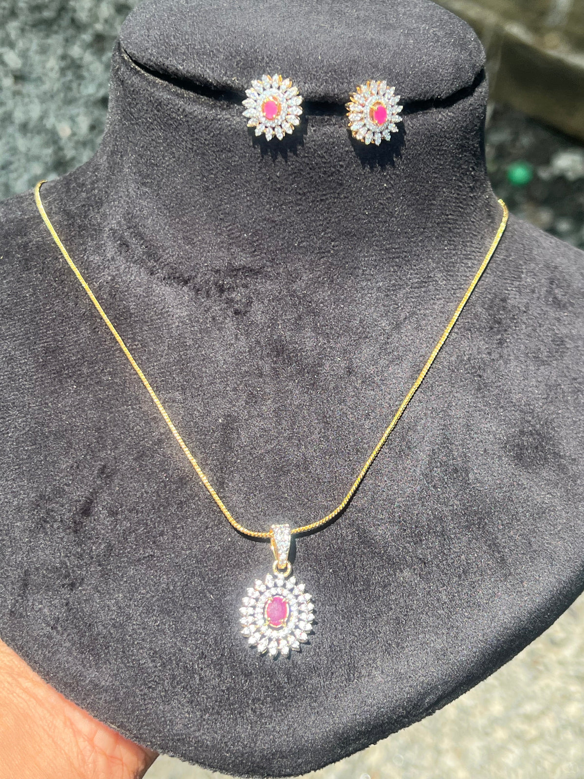 Premium diamond finish pendant set with 8pidi chain code D267