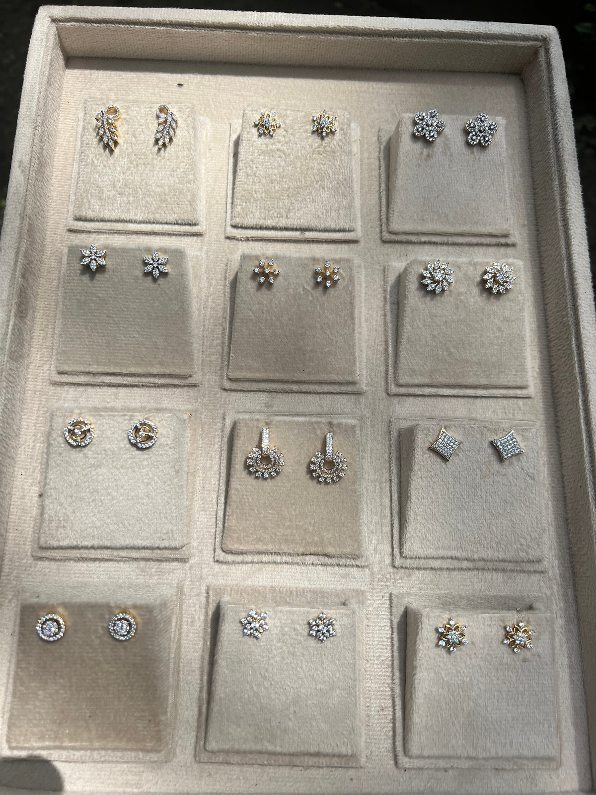 Premium diamond finish stud product code E02