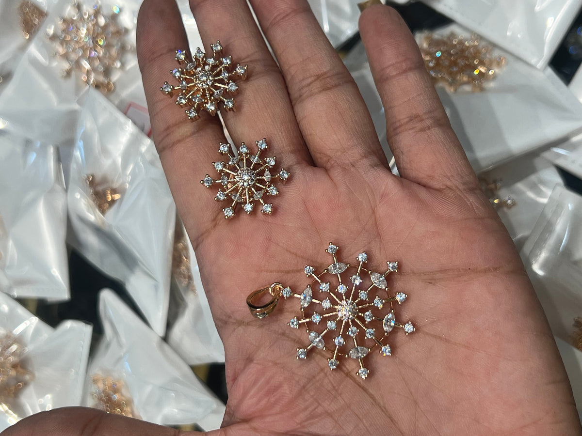 Premium diamond finish pendant set with long chain product code D200